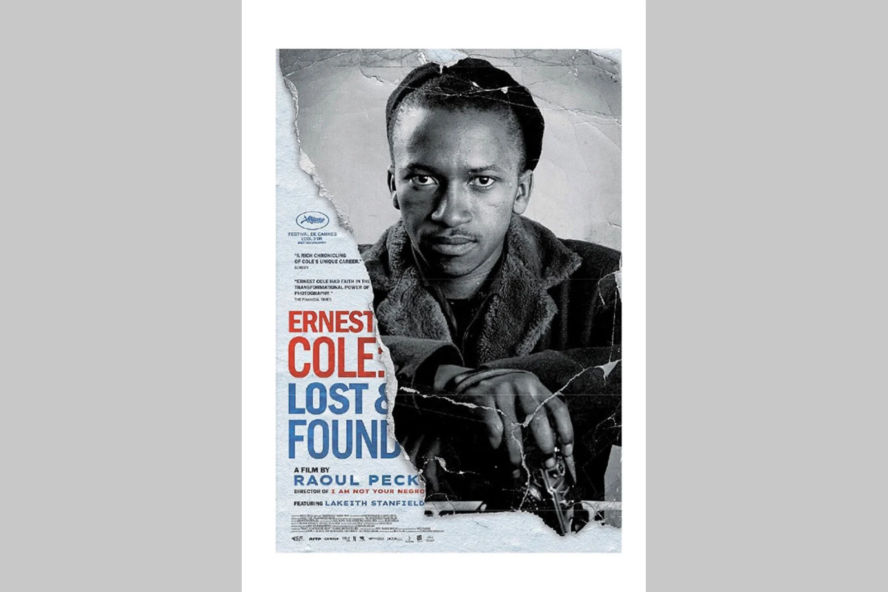 Plakat filmu "Ernest Cole: Lost & Found" z czarno-białym zdjęciem Ernesta Cole'a.