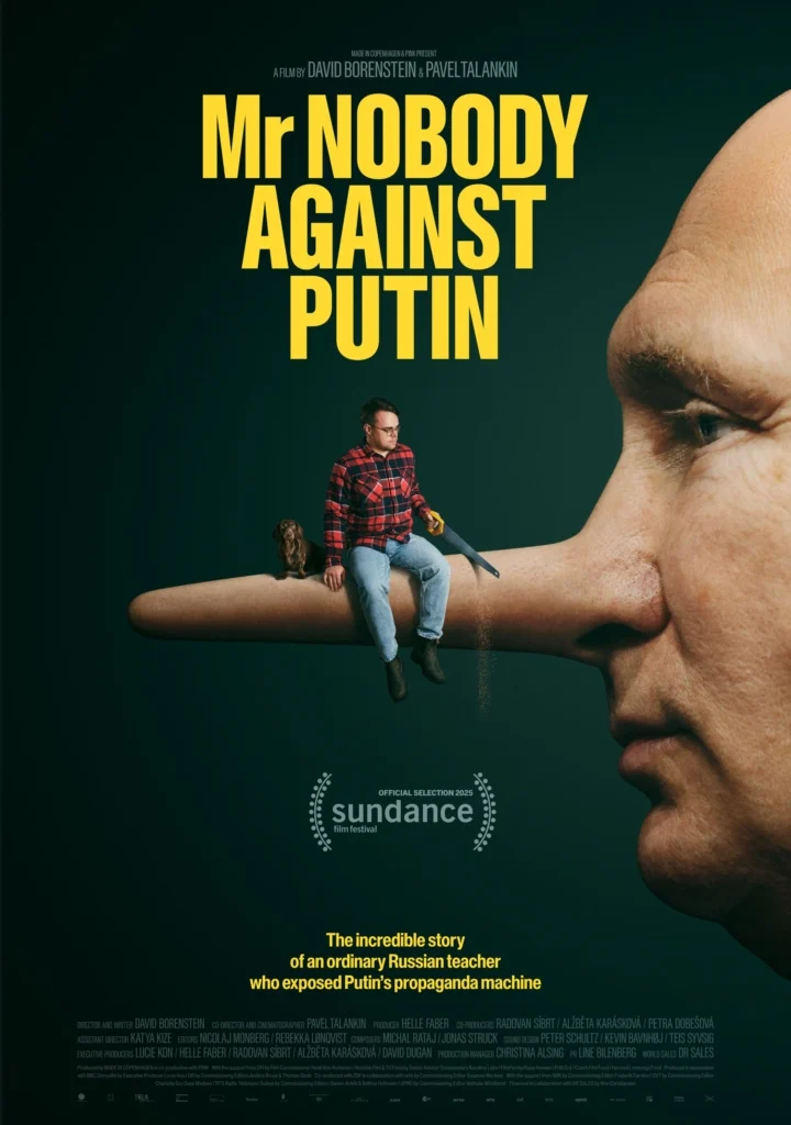 Plakat filmu: Profil twarzy Putina z bardzo długim nosem. Na jego nosie siedzi mały człowiek.